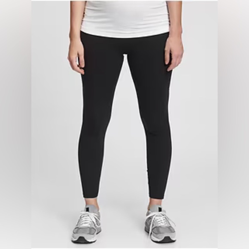 Maternity GapFit Blackout Under-Belly Capris